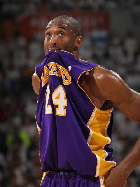 记者：世界杯抽签仪式开始前，大力神杯已经抵达华盛顿（记者：抽签仪式未启，大力神杯已抵华盛顿）