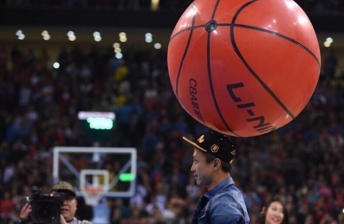 不白传球，前尤文前锋凯奥-若热给每位助攻队友发500欧元（前尤文前锋凯奥-若热为每次助攻向队友发放500欧元奖励）