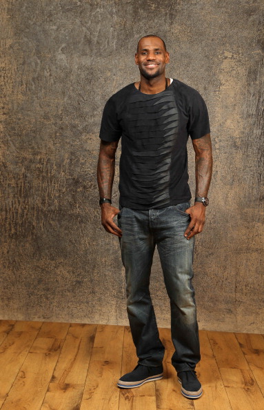 海港客战英博：5外援PK4外援，吾米提江先发，李新翔替补（海港客场挑战英博：五外援对四外援，吾米提江首发，李新翔替补）